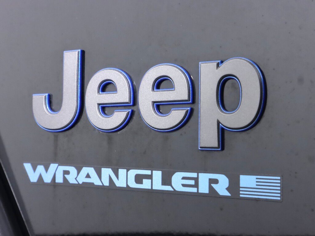 Used 2023 Jeep Wrangler Unlimited w/ Cold Weather Group AWD/4WD image 35