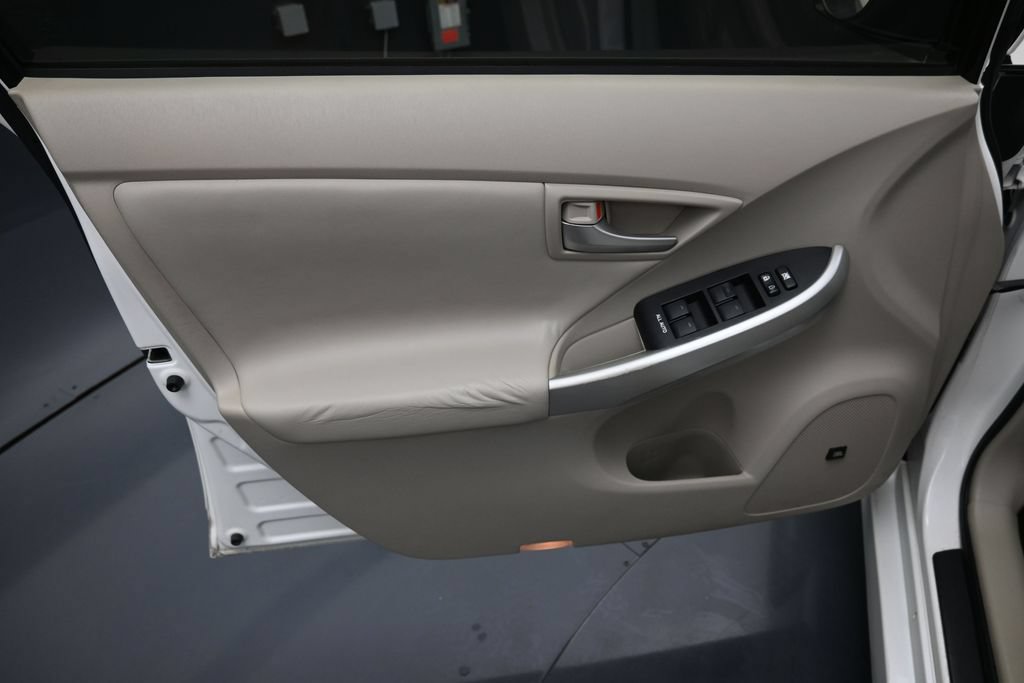 Used 2014 Toyota Prius Four FWD image 11