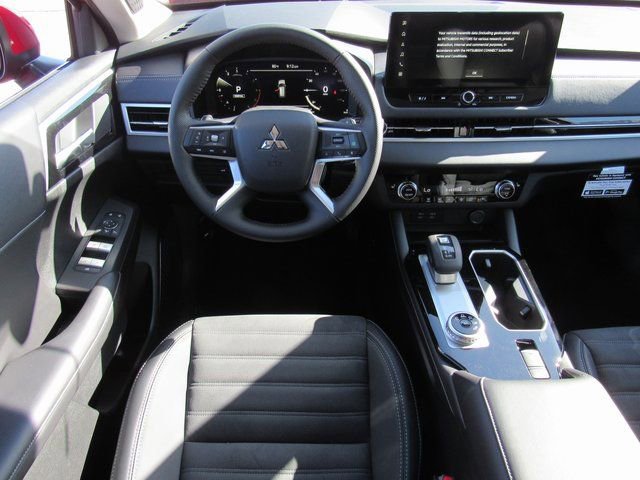 New 2025 Mitsubishi Outlander SE image 11