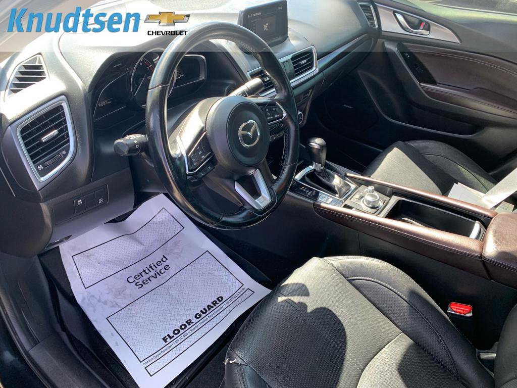 Used 2017 MAZDA MAZDA3 Grand Touring w/ Premium Equipment Package FWD image 18