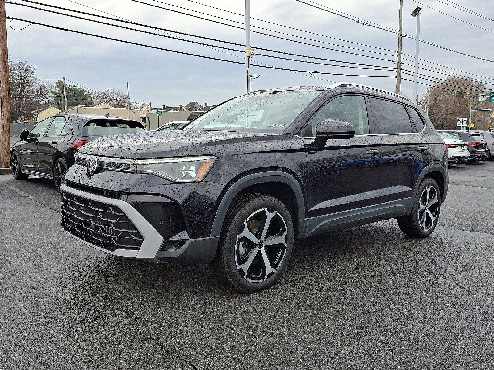 New 2025 Volkswagen Taos SEL image 3