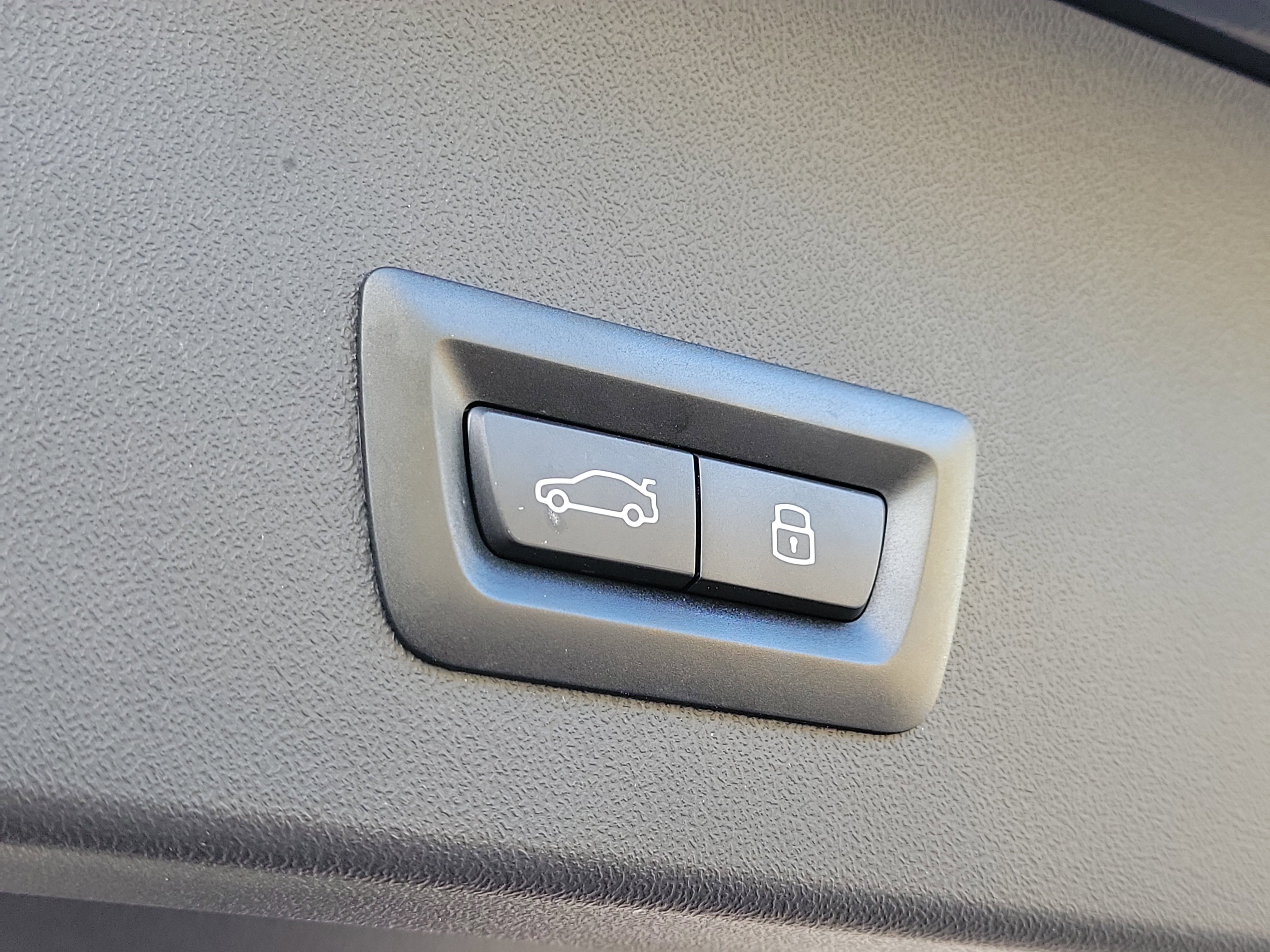 Used 2025 BMW X3 xDrive30i w/ Premium Package AWD/4WD image 9