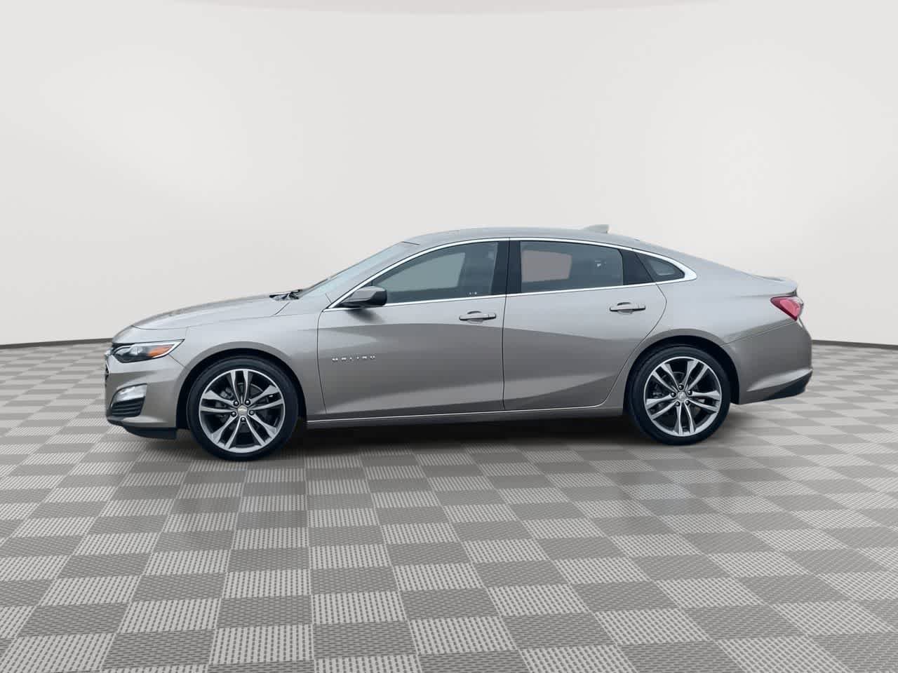 Used 2022 Chevrolet Malibu LT FWD image 5