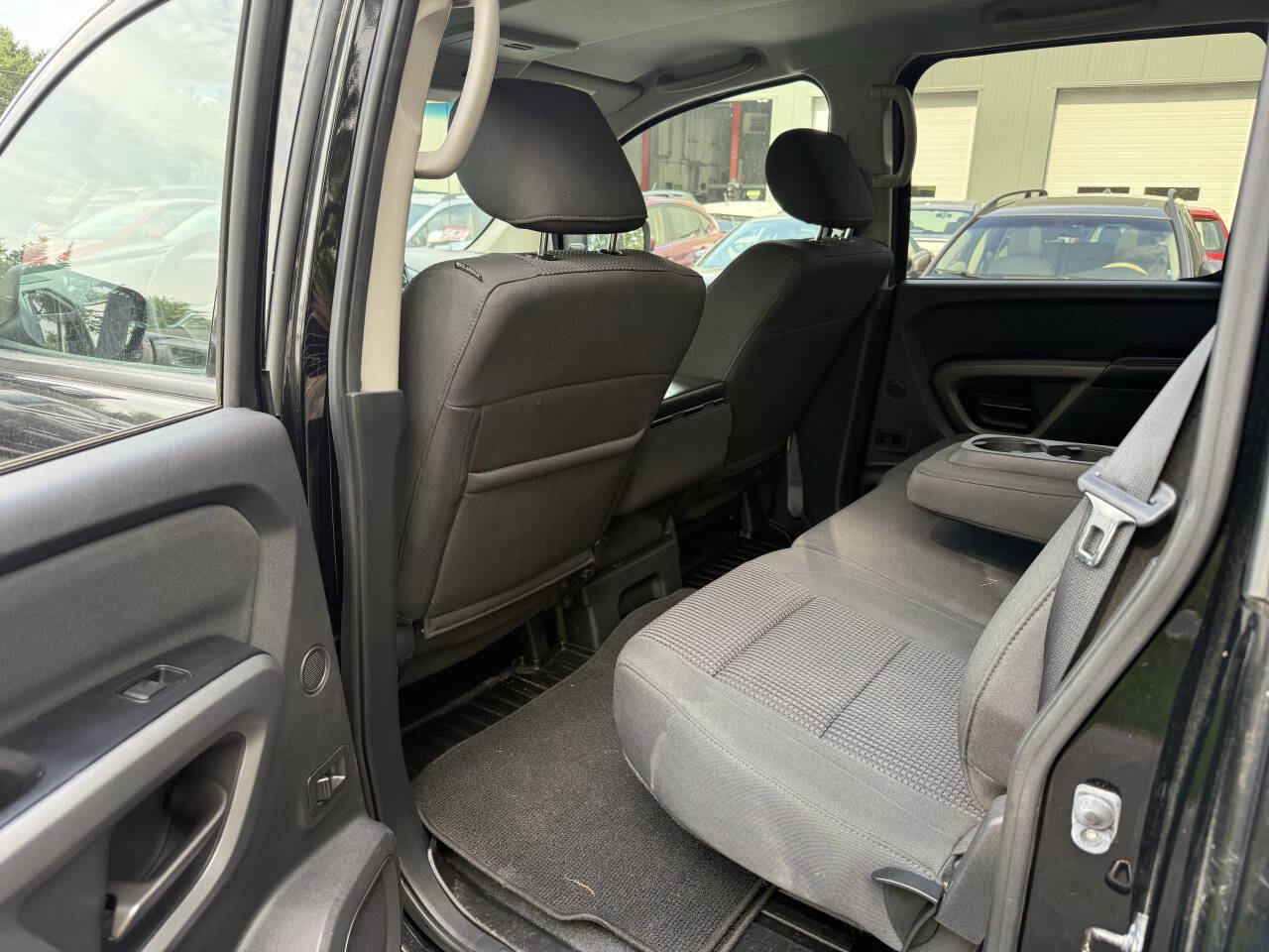 Used 2015 Nissan Titan SV AWD/4WD image 14