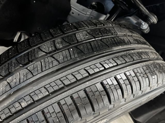 New 2025 Jeep Grand Cherokee L Limited w/ Luxury Tech Group II image 40