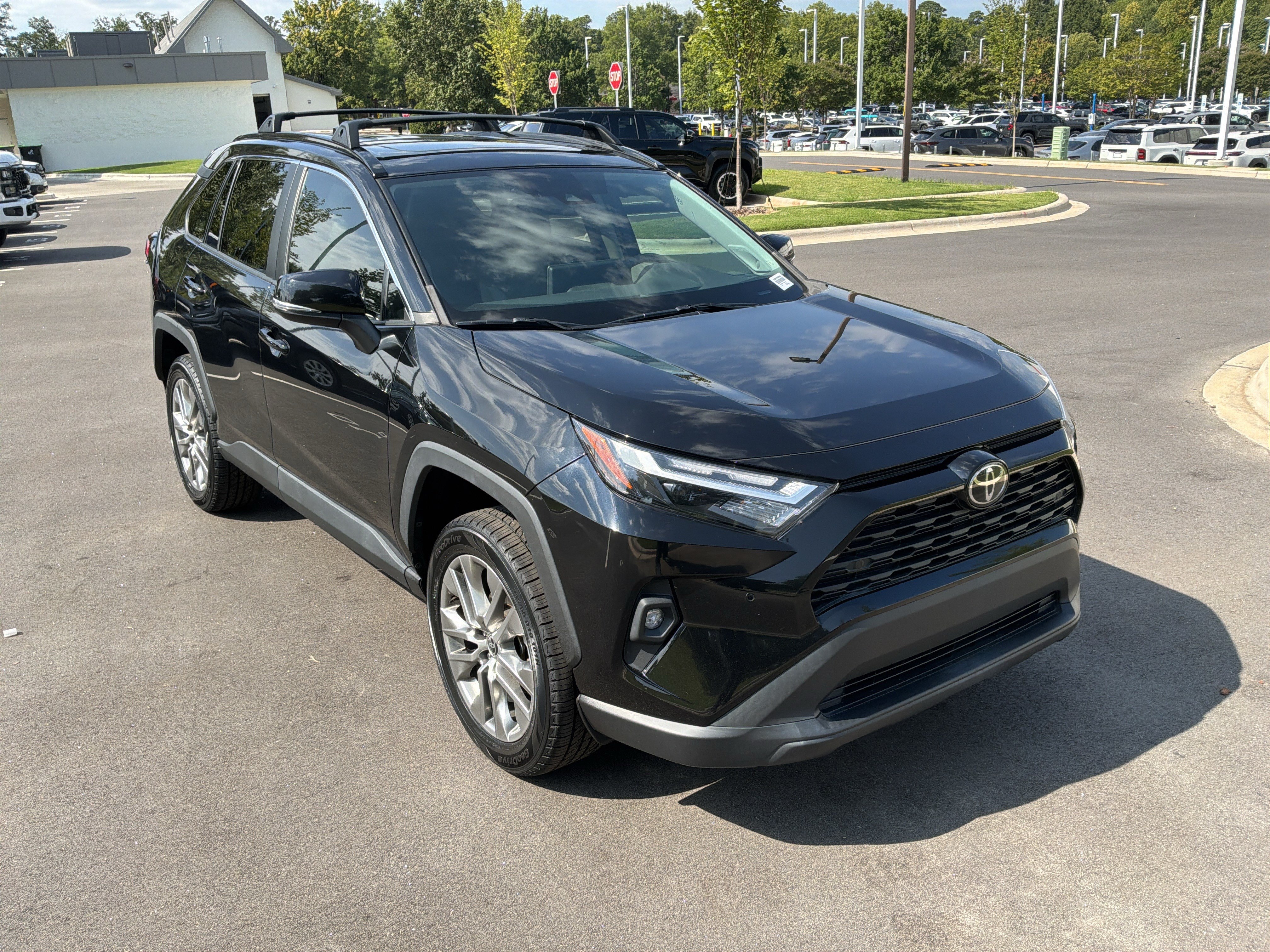 Used 2023 Toyota RAV4 XLE Premium AWD/4WD image 2
