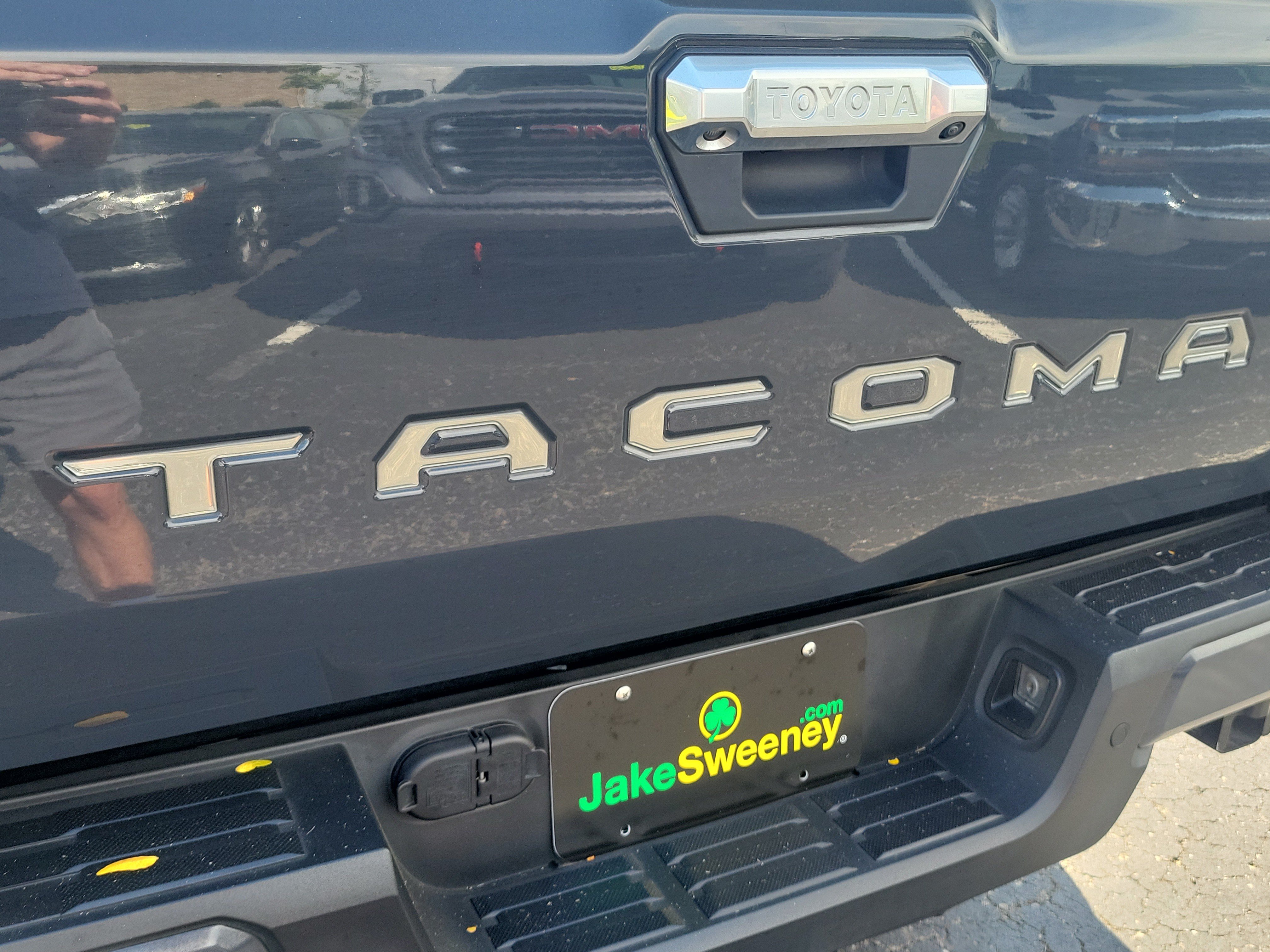 Used 2024 Toyota Tacoma Limited w/ Limited Package (LT) AWD/4WD image 6