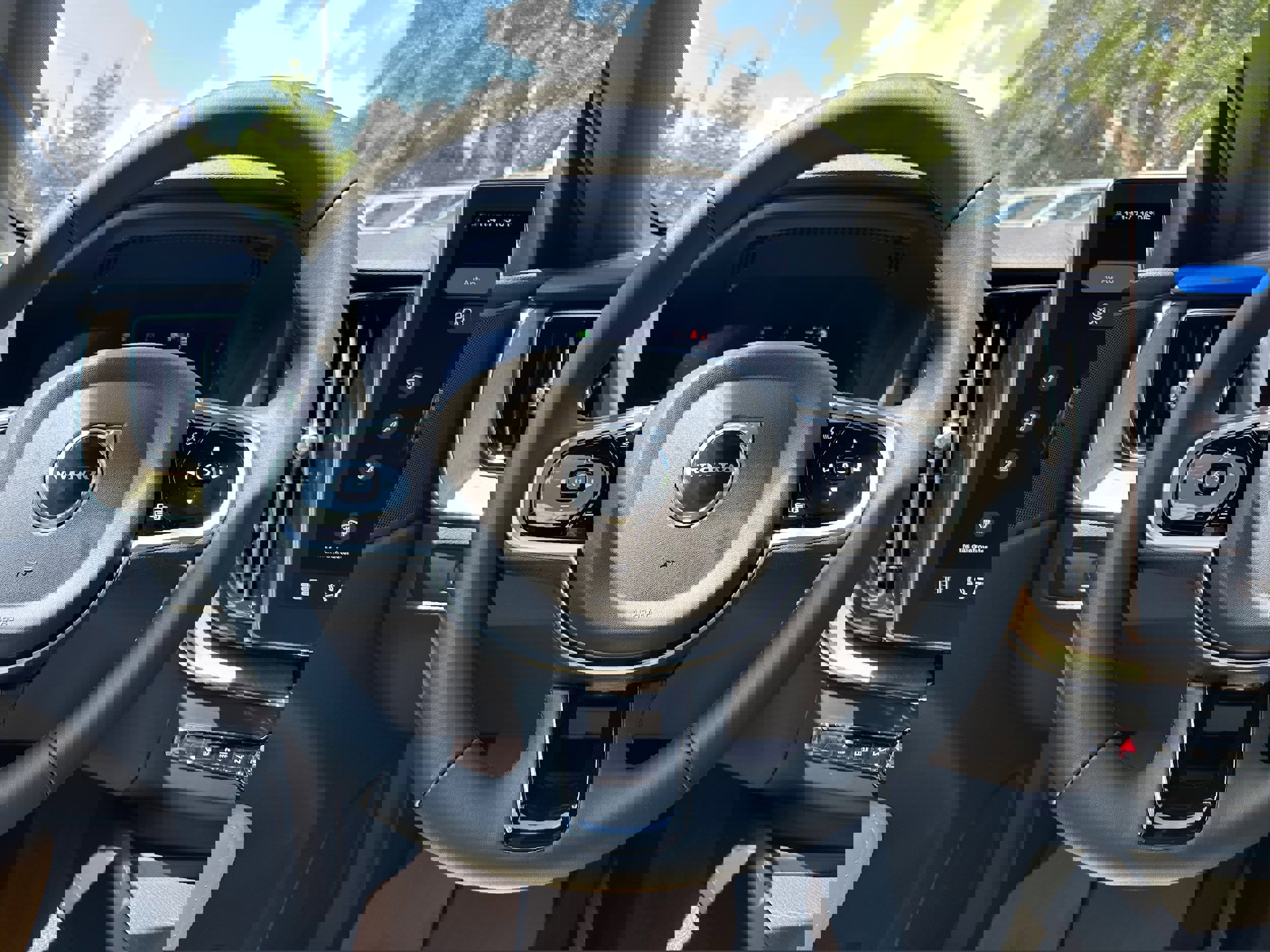 New 2026 Volvo XC60 B5 Core w/ Climate Package image 14