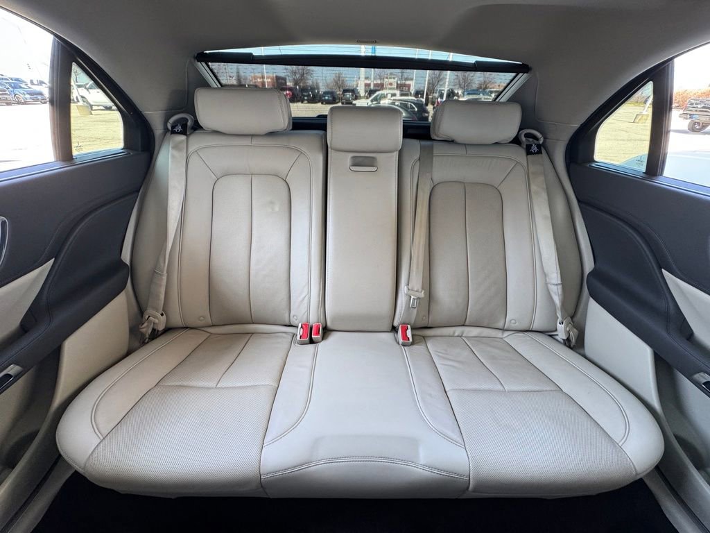 Used 2020 Lincoln Continental Reserve w/ Luxury Package image 32