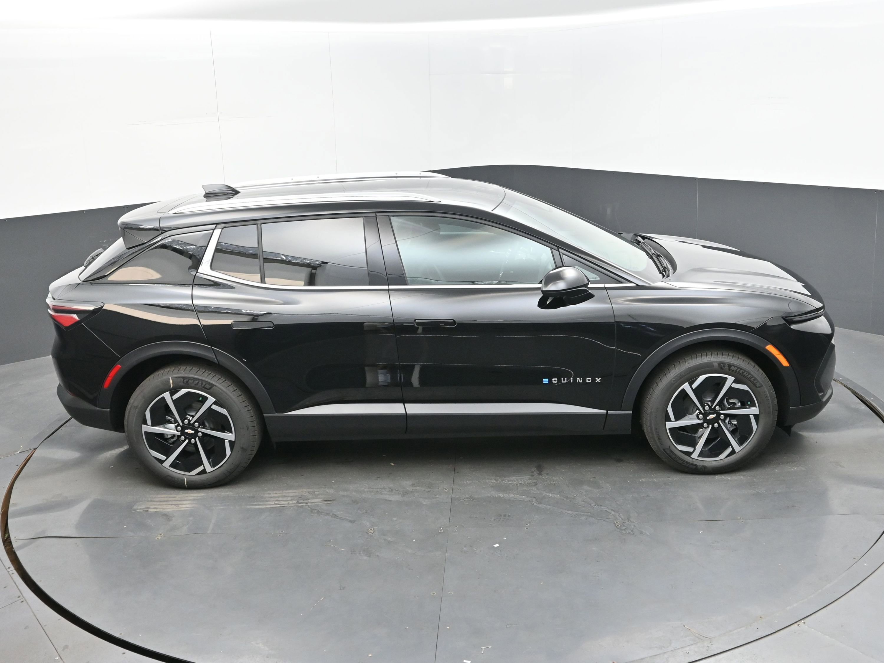 New 2026 Chevrolet Equinox EV LT image 38