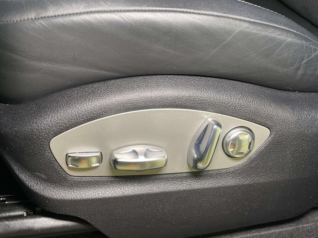 Certified 2024 Porsche Macan AWD/4WD image 17