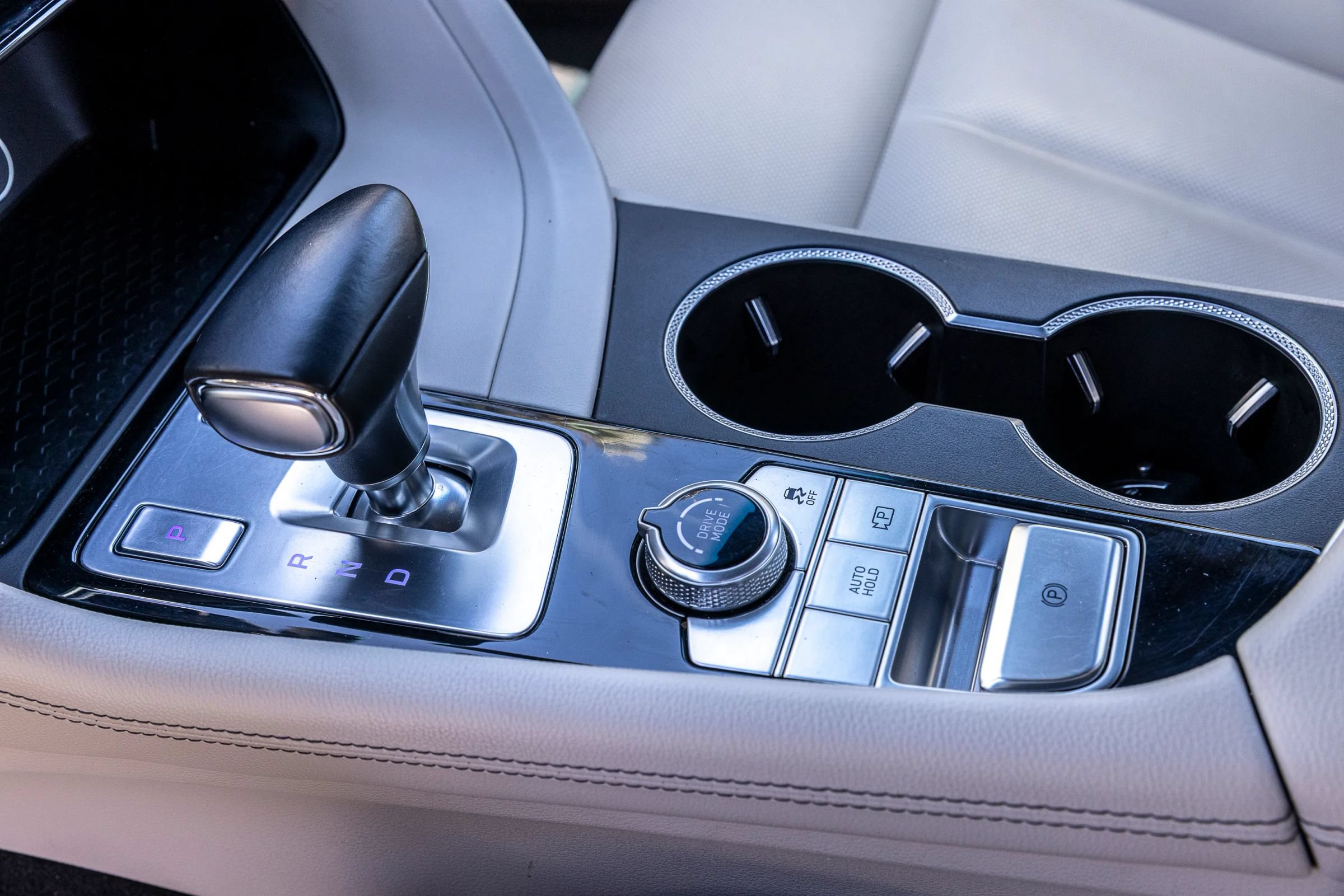 Used 2025 Genesis G70 2.5T RWD image 25