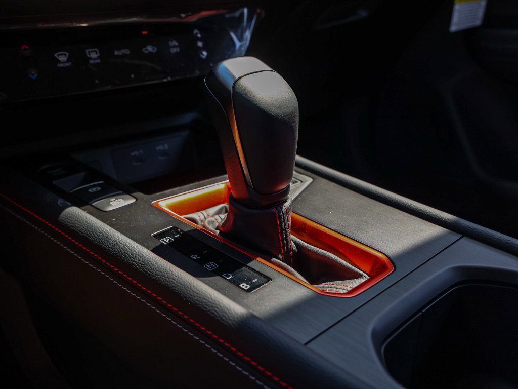 New 2026 Nissan Kicks SR FWD image 31