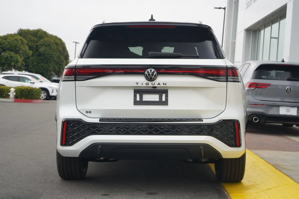 New 2026 Volkswagen Tiguan SE R-Line FWD image 4