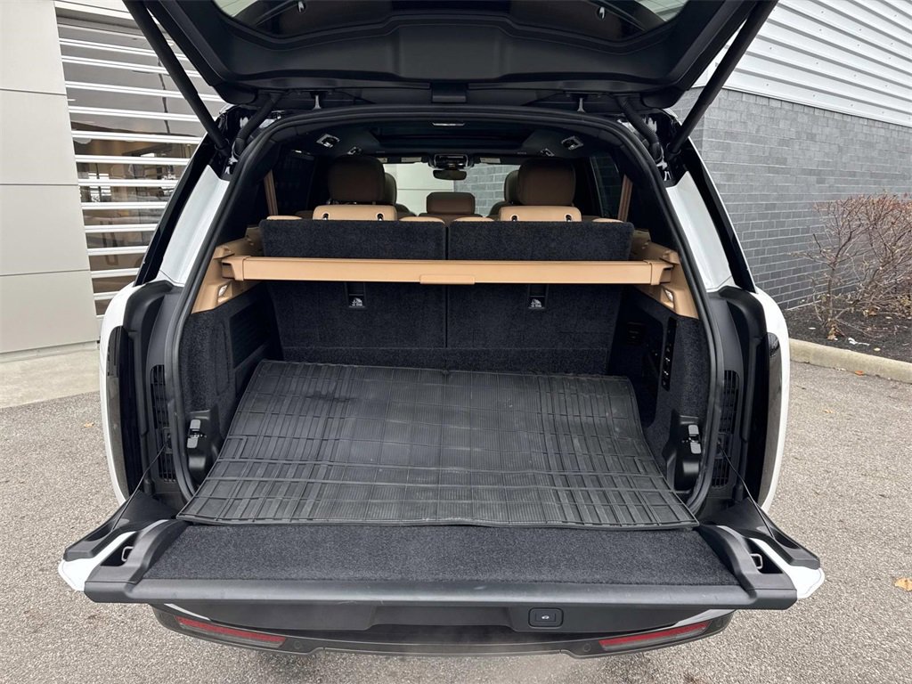 Used 2024 Land Rover Range Rover Long Wheelbase SE image 6