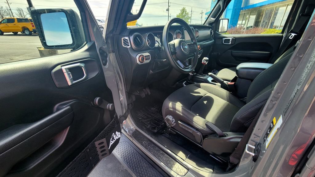 Used 2022 Jeep Gladiator Sport image 12