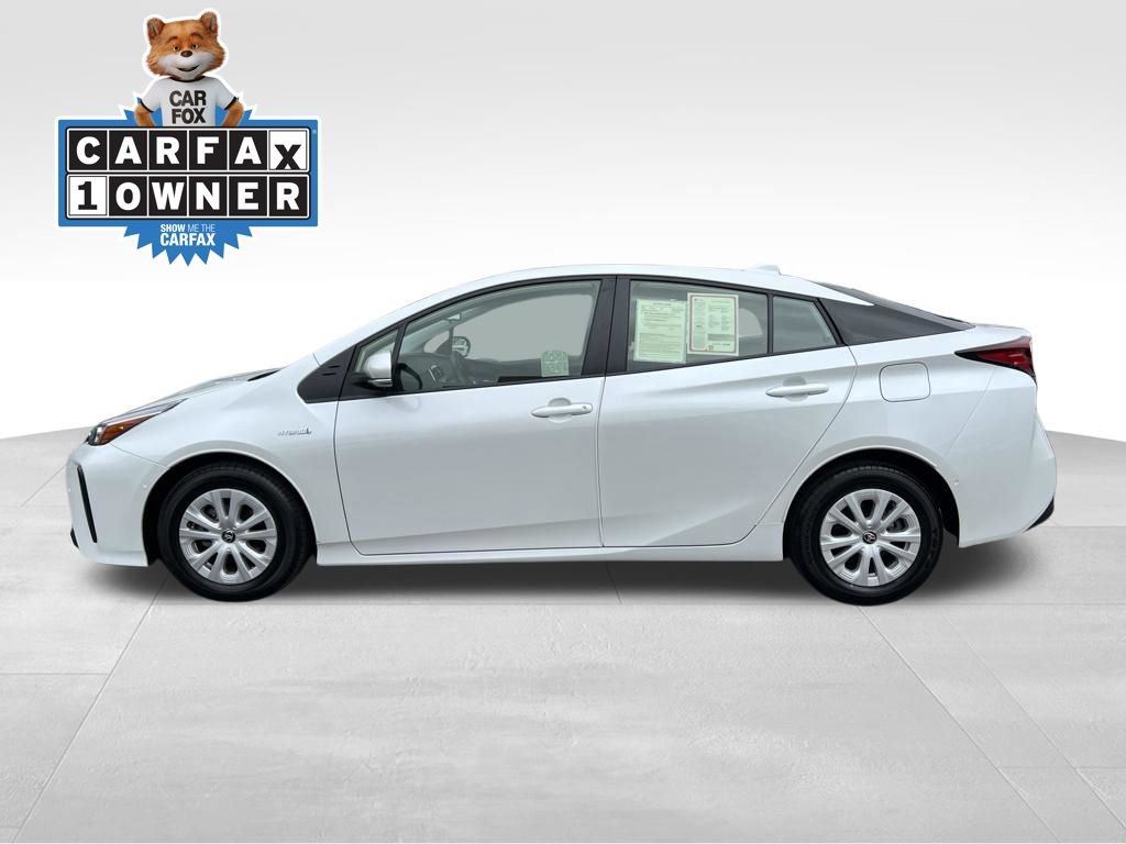 Certified 2022 Toyota Prius LE FWD image 2