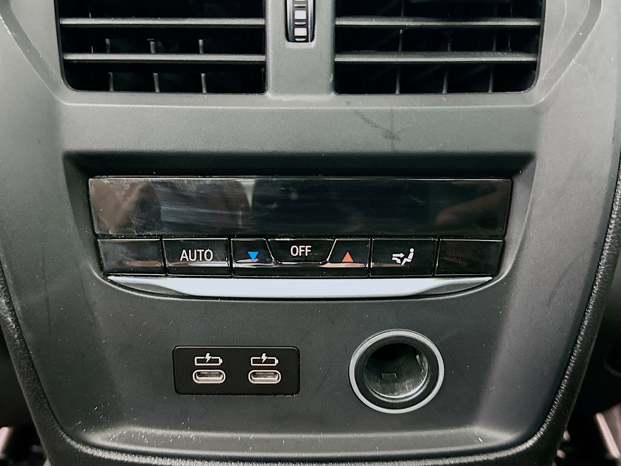 Used 2021 BMW 330e w/ Executive Package RWD image 28