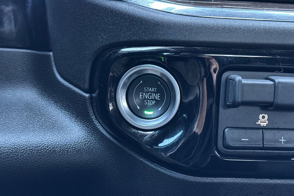 Used 2025 GMC Sierra 1500 Elevation image 22