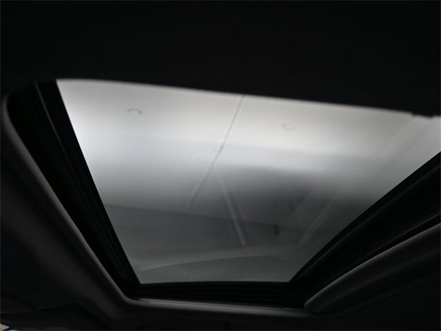 Used 2024 Toyota Camry SE image 19