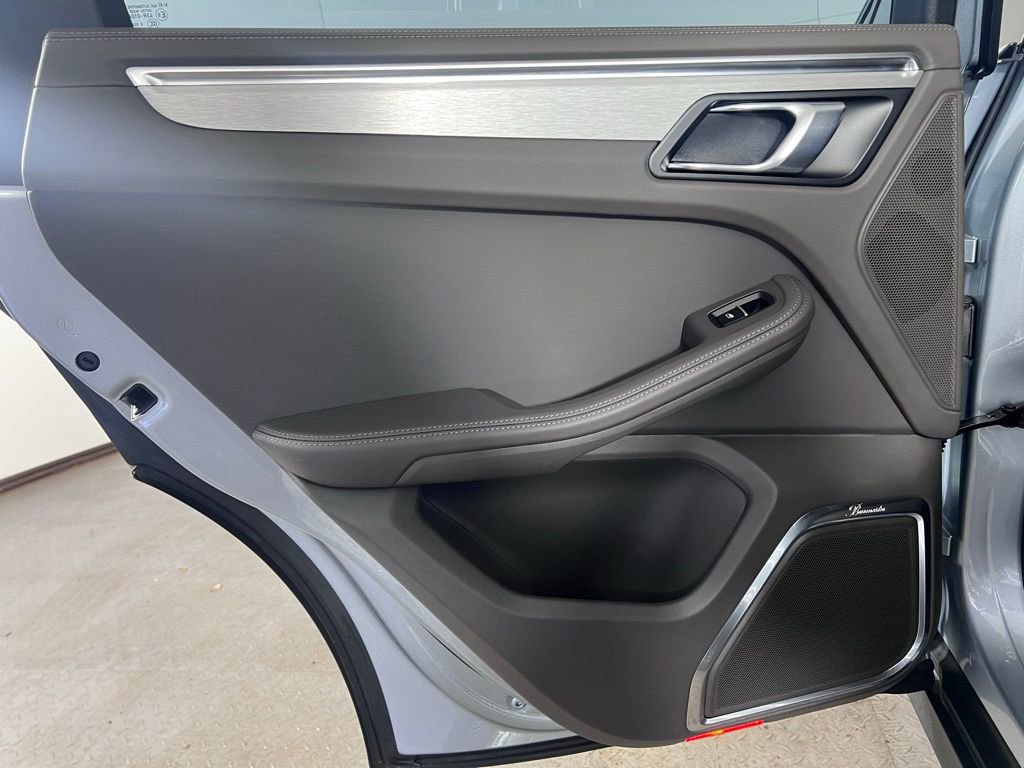 Certified 2024 Porsche Macan GTS image 25