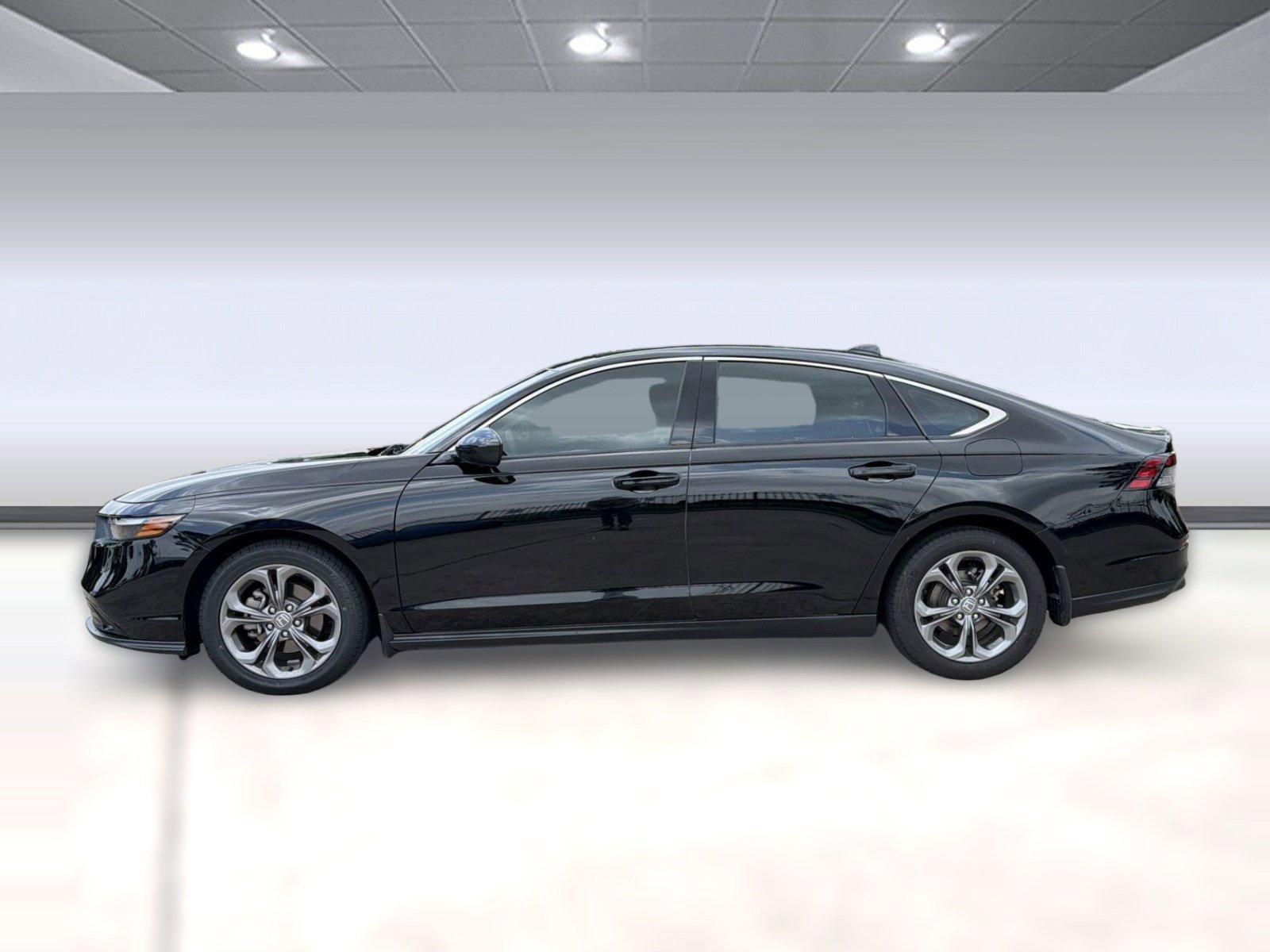 Used 2024 Honda Accord EX image 2