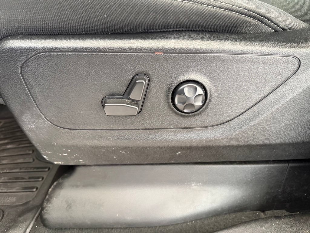 Used 2021 RAM 1500 Big Horn RWD image 40