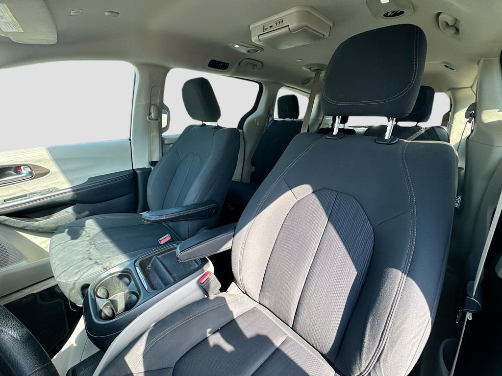 Used 2019 Chrysler Pacifica Touring Plus w/ Tire & Wheel Group FWD image 19