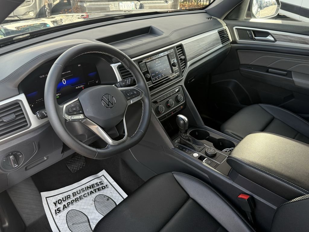 Used 2023 Volkswagen Atlas Cross Sport SE image 12