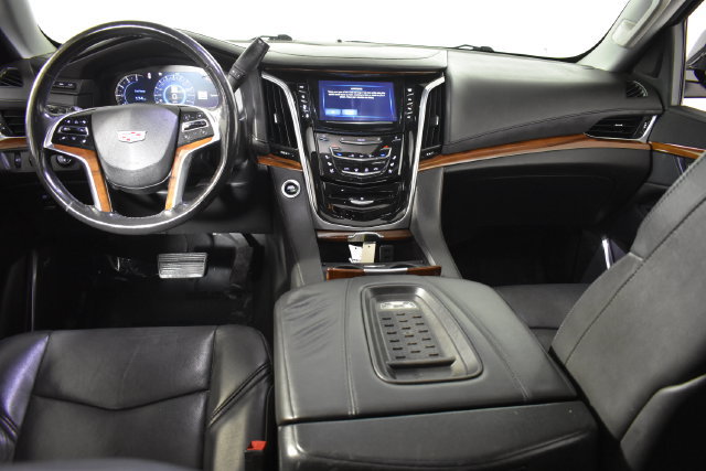 Used 2017 Cadillac Escalade Premium Luxury AWD/4WD image 26