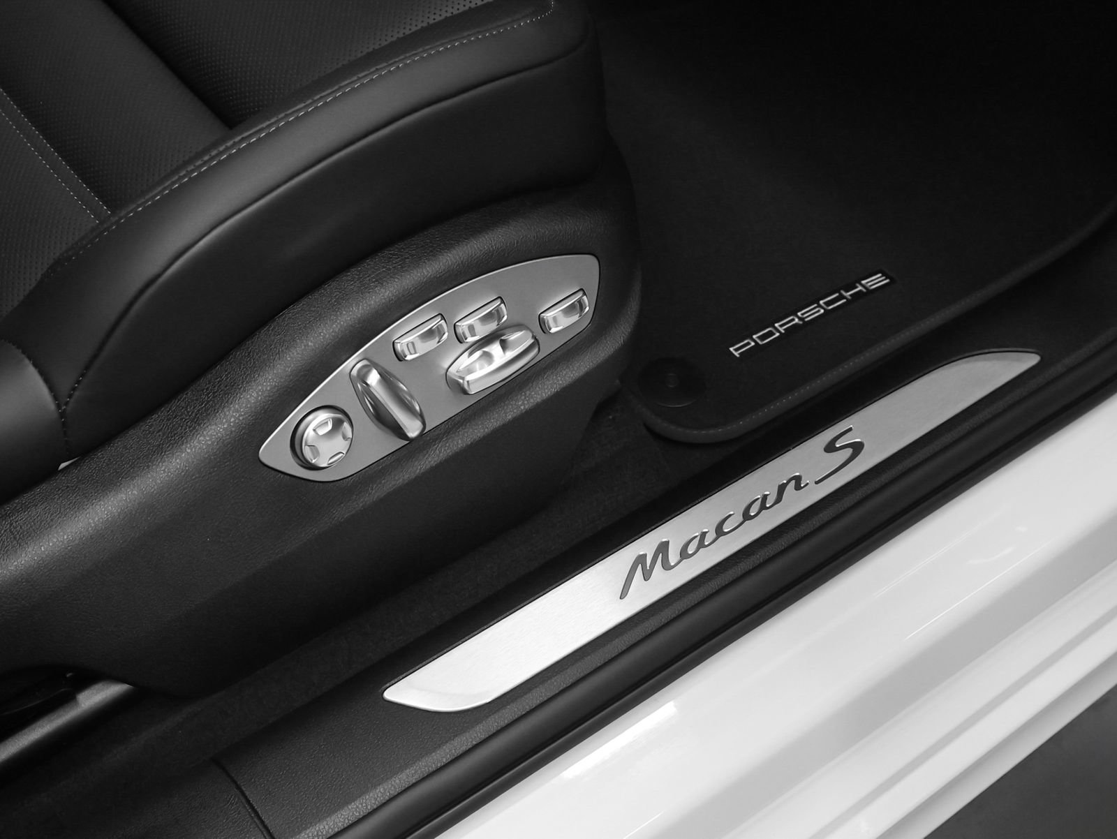 New 2026 Porsche Macan S image 23