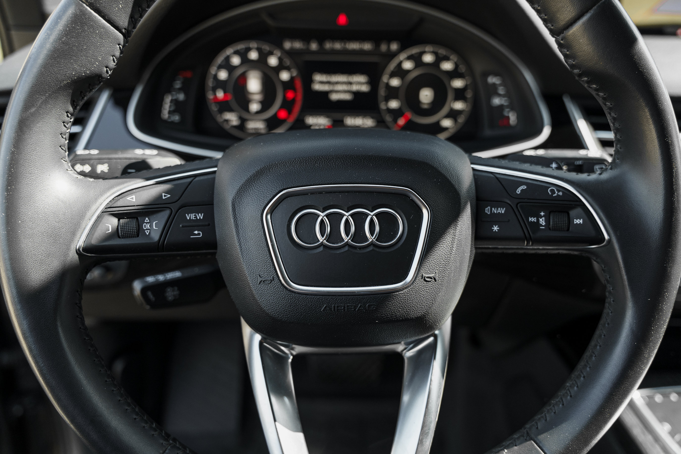 Used 2018 Audi Q7 3.0T Premium Plus w/ Premium Plus Package AWD/4WD image 16