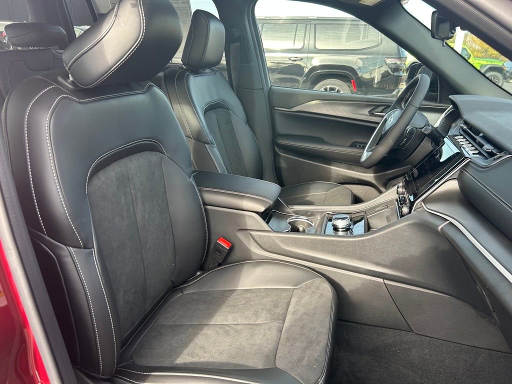 New 2025 Jeep Grand Cherokee L Altitude image 25