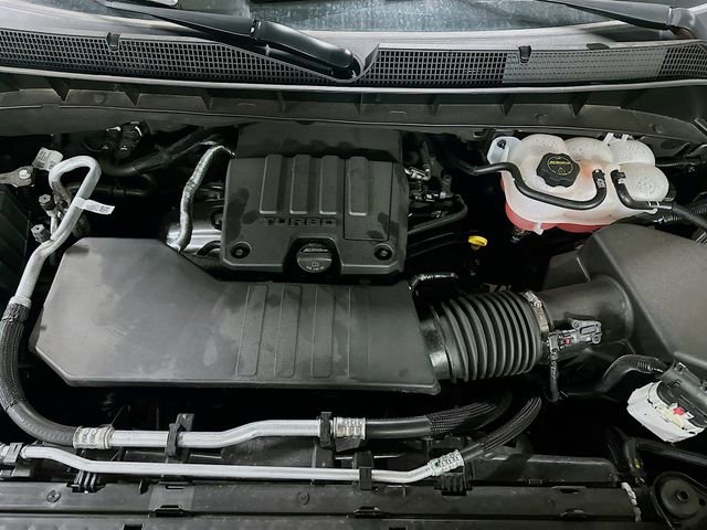 Used 2025 Chevrolet Silverado 1500 LT image 30