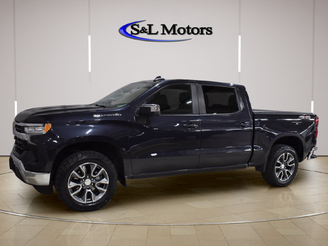 Used 2023 Chevrolet Silverado 1500 LT AWD/4WD image 3