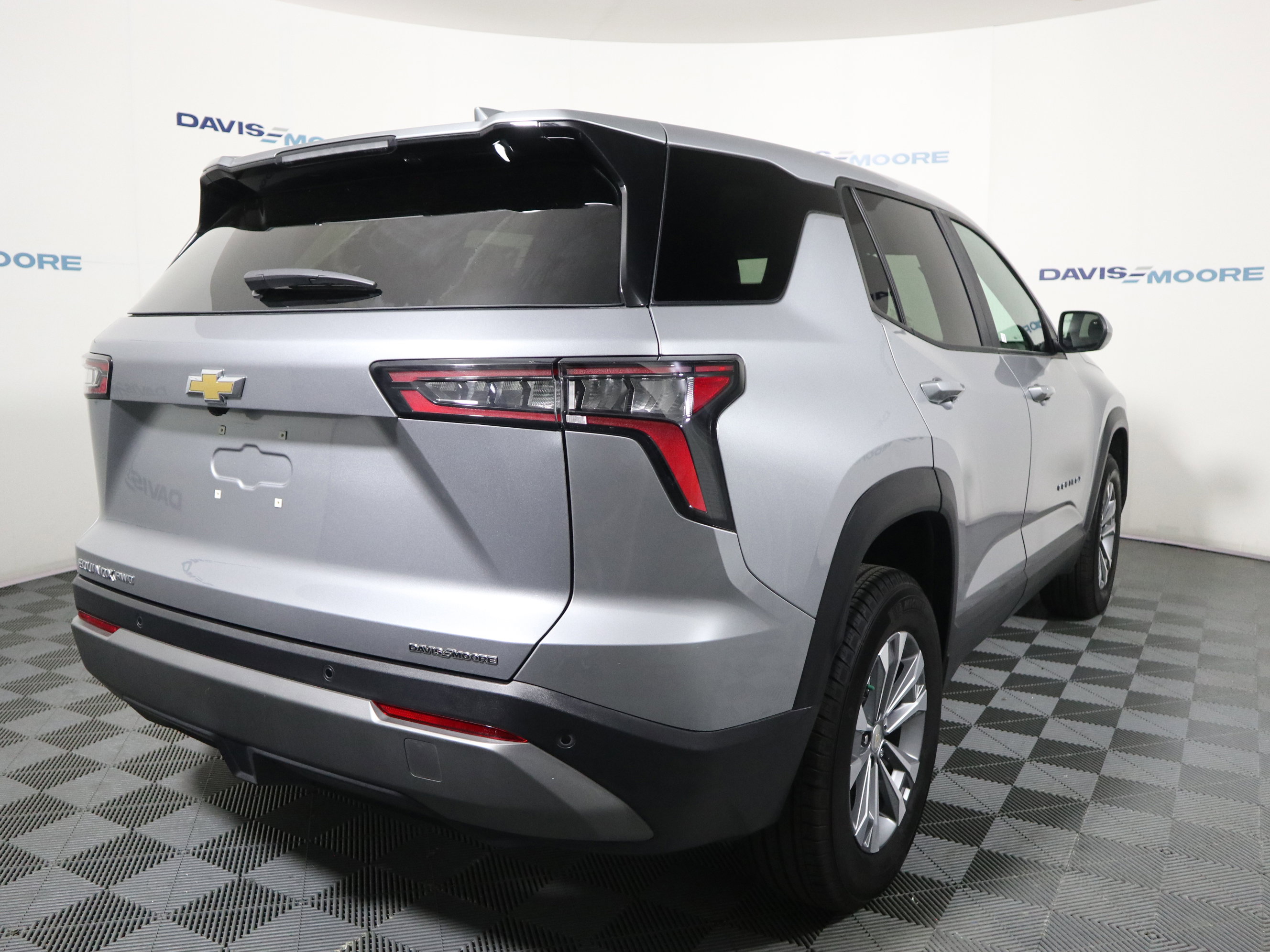 Used 2025 Chevrolet Equinox LT AWD/4WD image 5