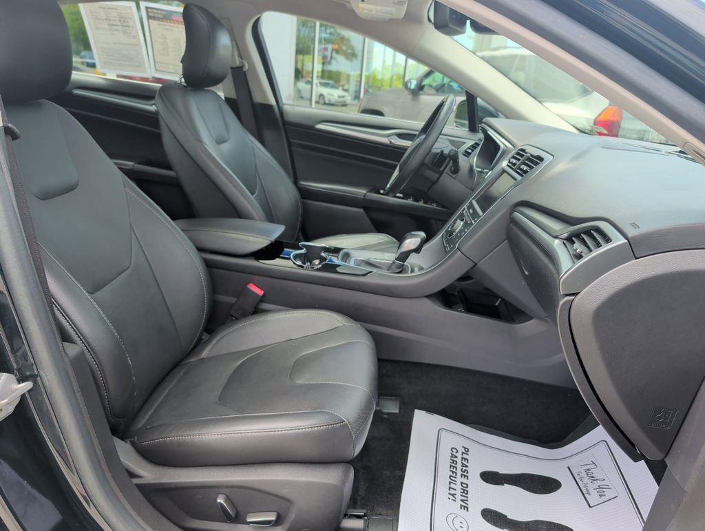 Used 2014 Ford Fusion Titanium FWD image 22