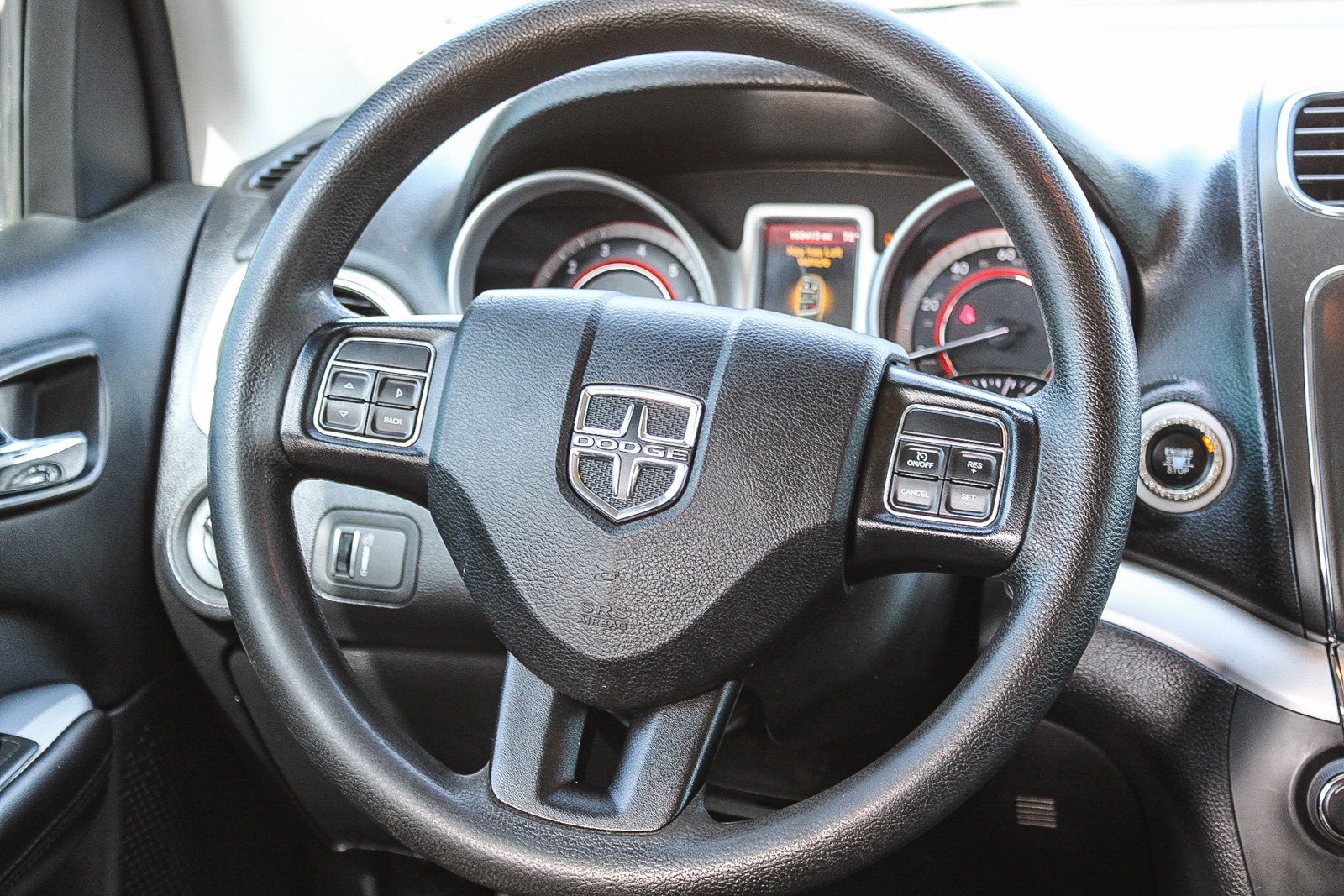 Used 2020 Dodge Journey SE FWD image 17