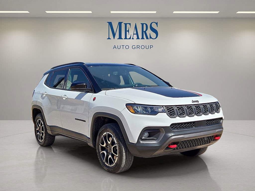 Used 2025 Jeep Compass Trailhawk AWD/4WD image 7