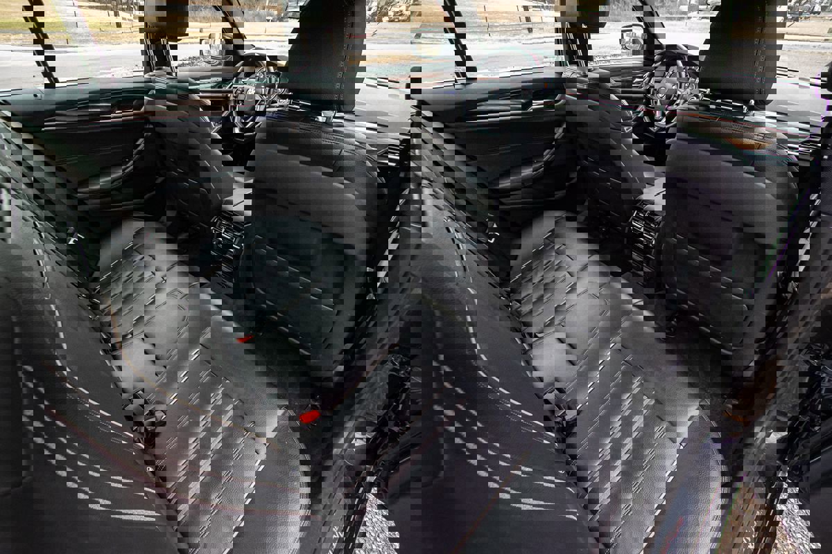 Used 2018 BMW 530i xDrive image 24