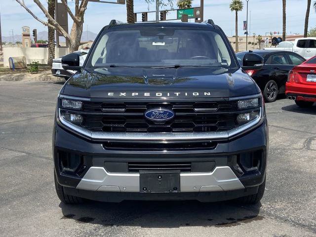 Used 2025 Ford Expedition Max Platinum AWD/4WD image 3