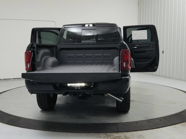 New 2026 RAM 2500 Laramie AWD/4WD image 14