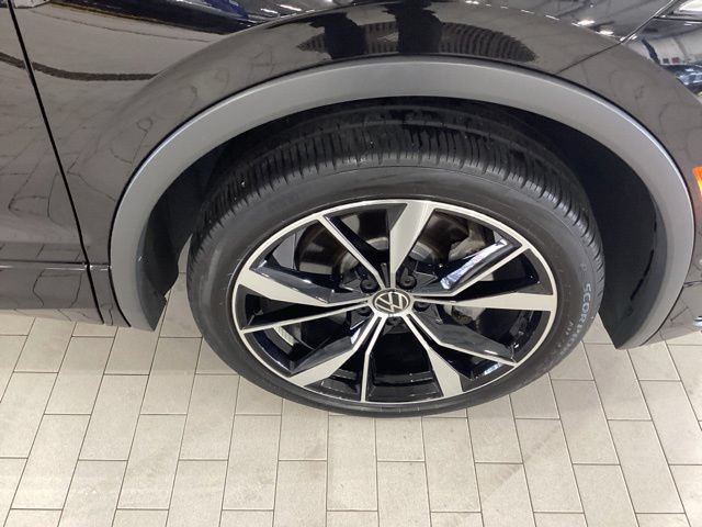 Used 2024 Volkswagen Tiguan SEL R-Line AWD/4WD image 22