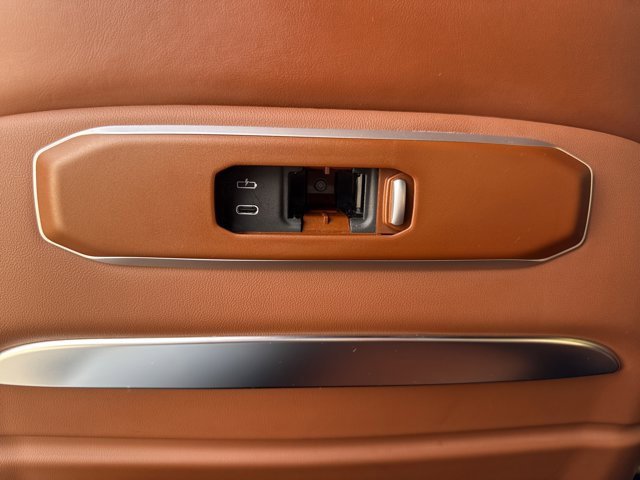 Certified 2023 BMW X7 xDrive40i w/ M Sport Package image 46