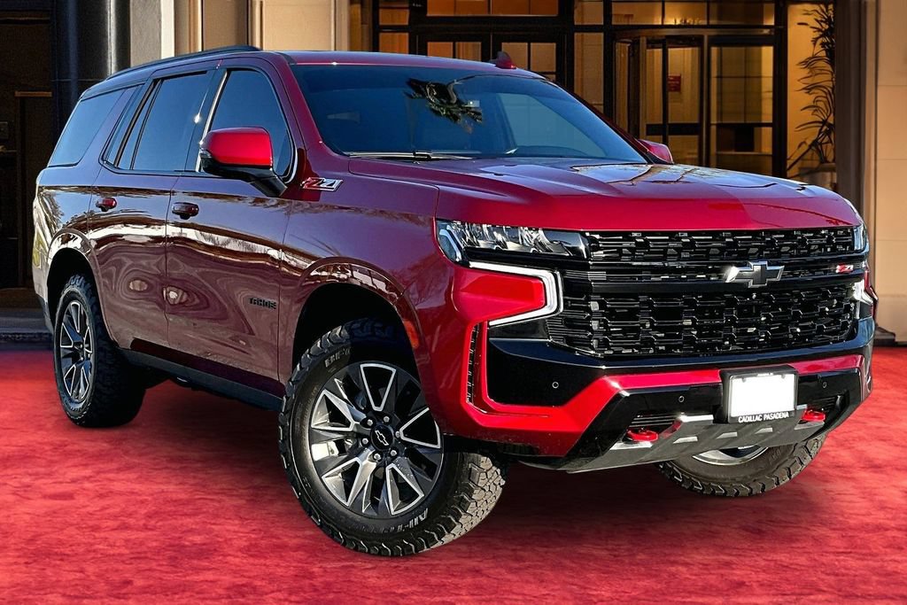Used 2024 Chevrolet Tahoe Z71 w/ Luxury Package AWD/4WD image 2