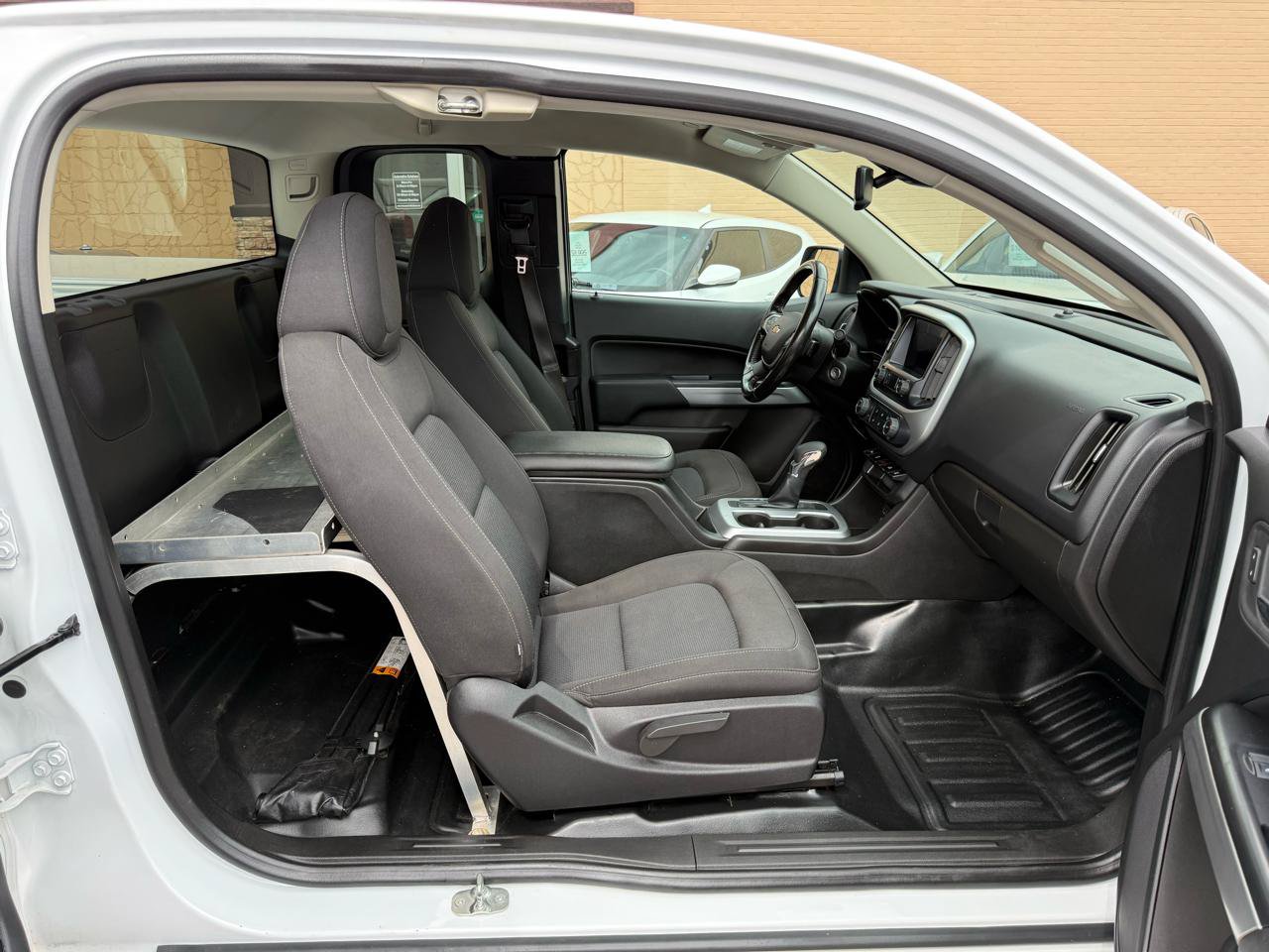 Used 2022 Chevrolet Colorado LT w/ Fleet Safety Package RWD image 15