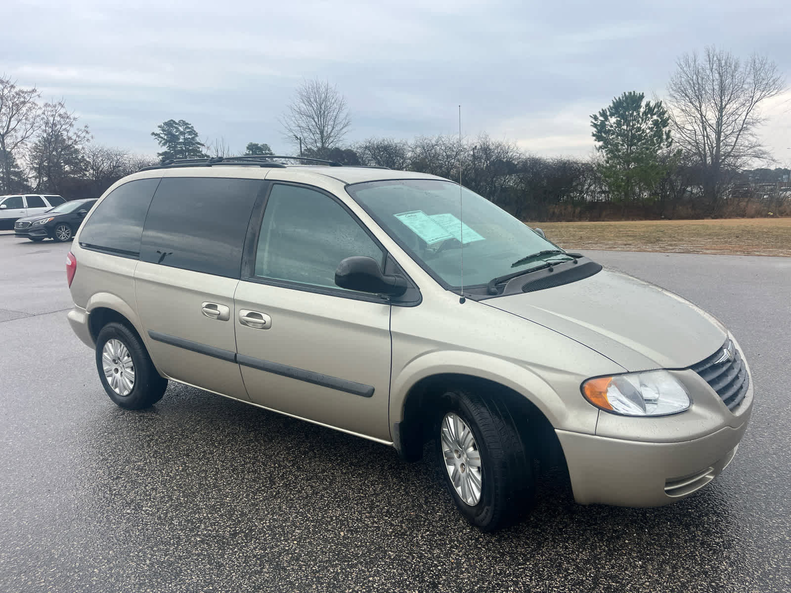 Used 2007 Chrysler Town & Country w/ Popular Equipment Group I image 11
