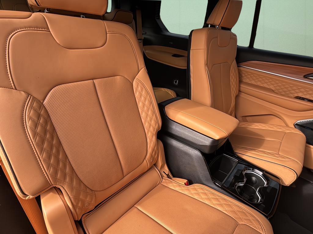 Used 2024 Jeep Grand Cherokee L Summit image 42