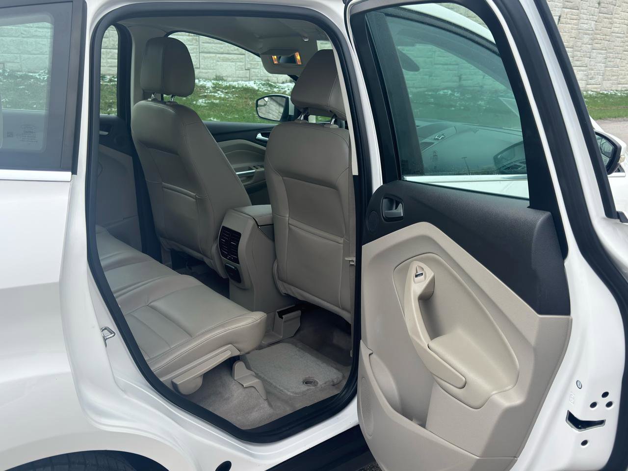 Used 2015 Ford C-MAX Energi SEL w/ Equipment Group 301A image 34