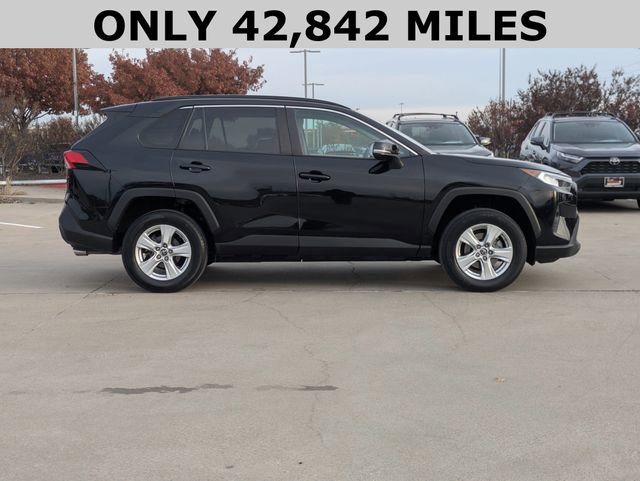 Used 2019 Toyota RAV4 XLE image 4